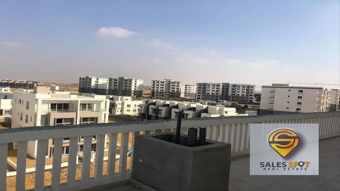 شقة فاخرة  في 78-23 هايد بارك مع إطلالة مفتوحة