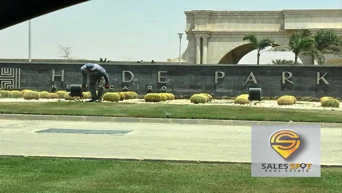 شقة فاخرة  في 78-23 هايد بارك مع إطلالة مفتوحة