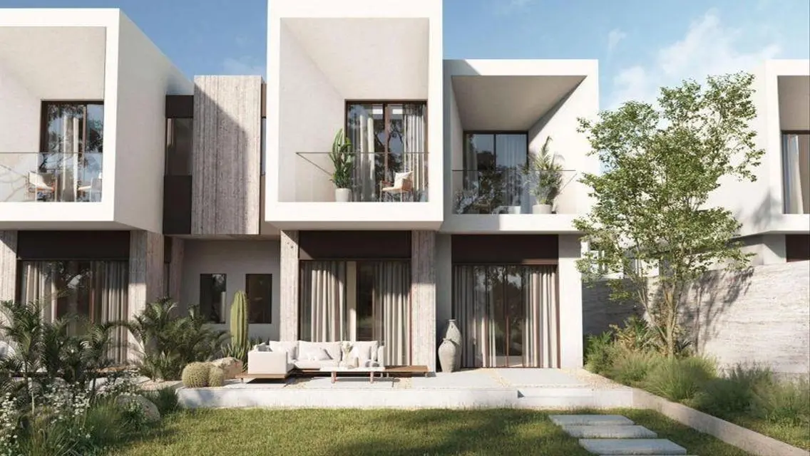 Luxury Living in Solana - Ora Sodic