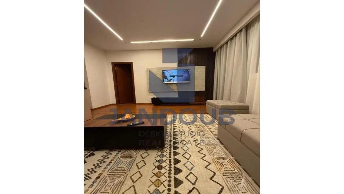 Stunning Apartment with Balcony Overlooking Main Landmark