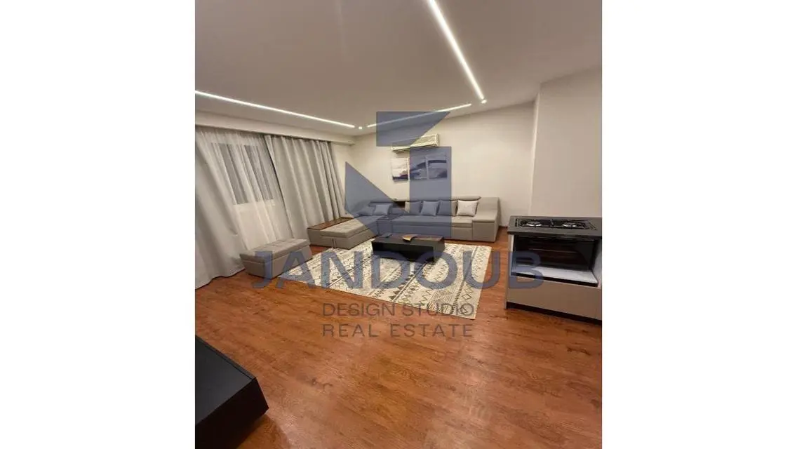 Stunning Apartment with Balcony Overlooking Main Landmark