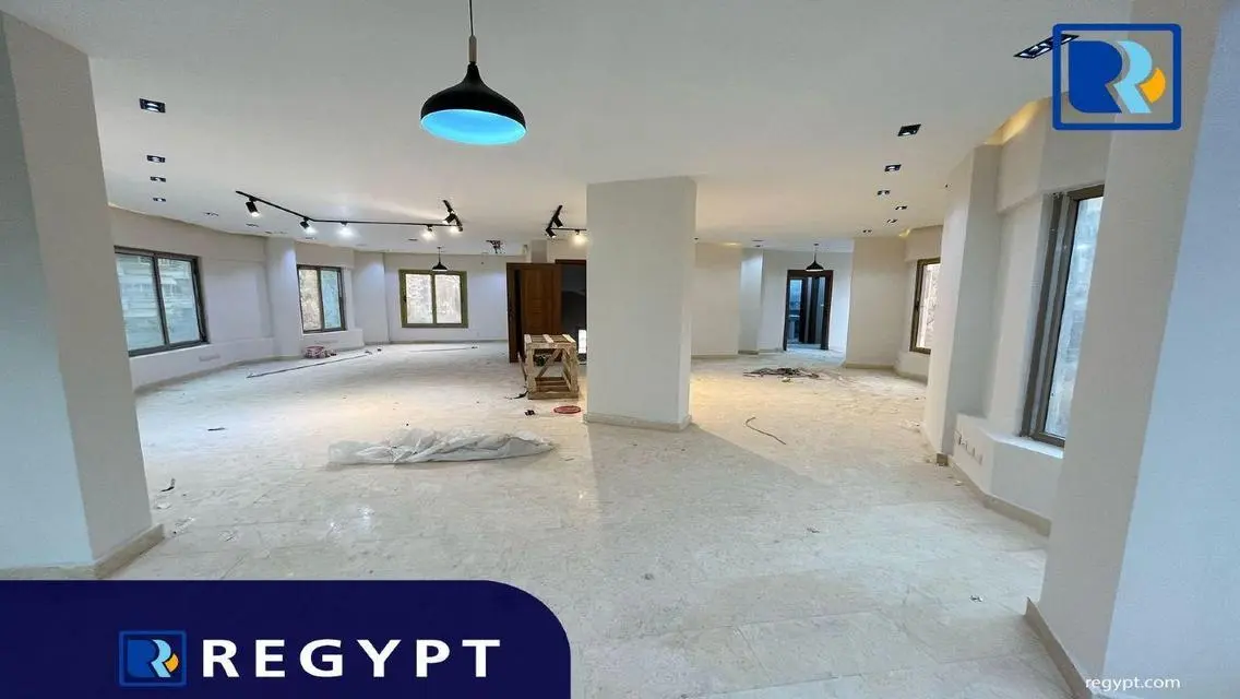 استثمار عقاري متميز - 160 متر مربع في موقع استراتيجي