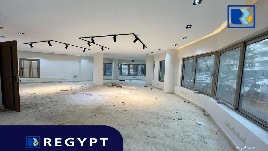 استثمار عقاري متميز - 160 متر مربع في موقع استراتيجي