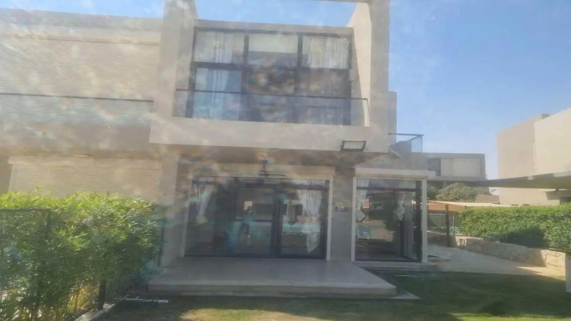 Luxury Apartment with Spacious Design in Prime Location