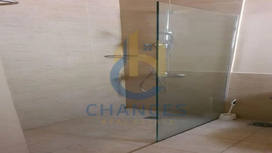شقة رائعة بمساحة 560 متر للبيع