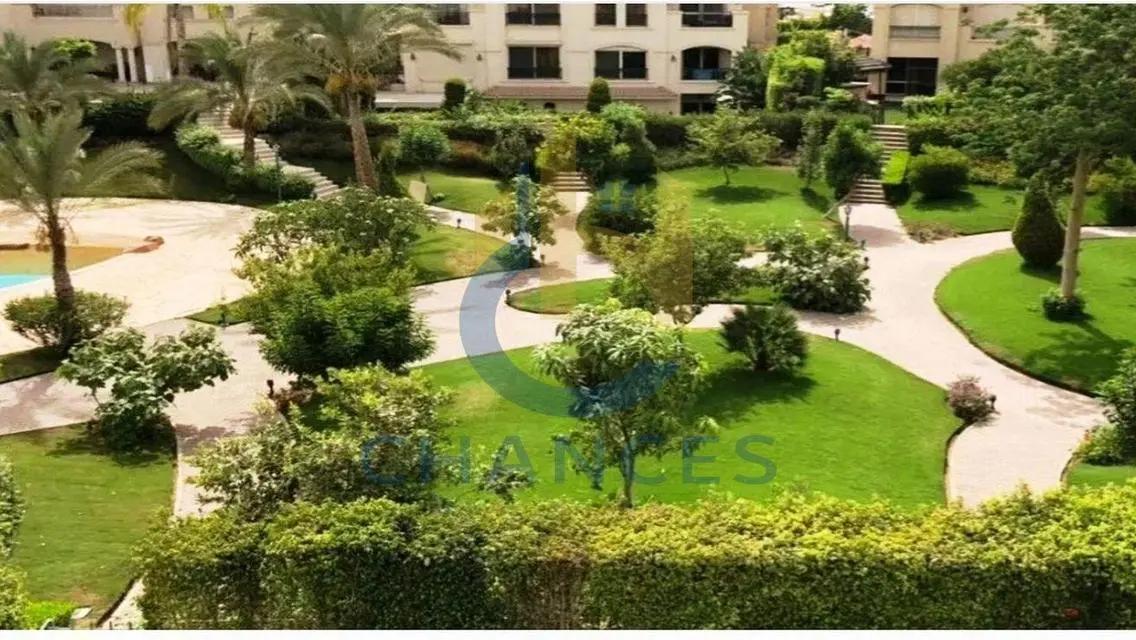 شقة رائعة بمساحة 560 متر للبيع