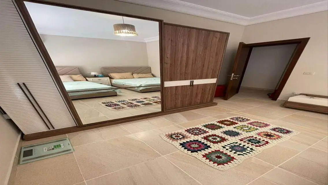 فيلا فاخرة للبيع مع مناظر طبيعية خلابة