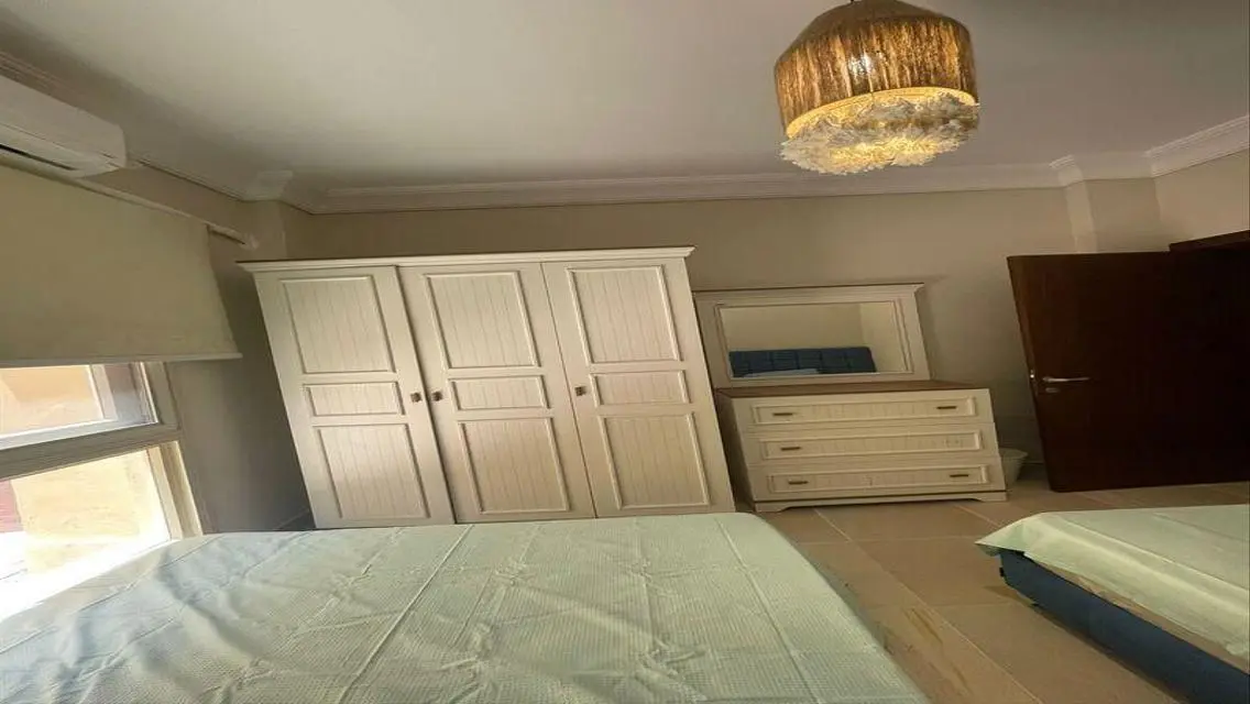 فيلا فاخرة للبيع مع مناظر طبيعية خلابة