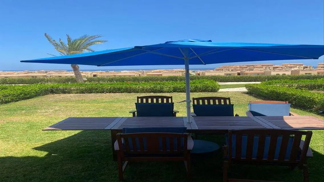 فيلا فاخرة للبيع مع مناظر طبيعية خلابة