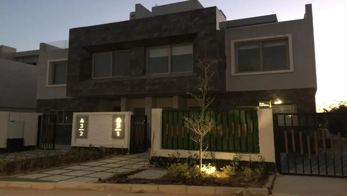 Luxury Apartment in Sun Capital Compound