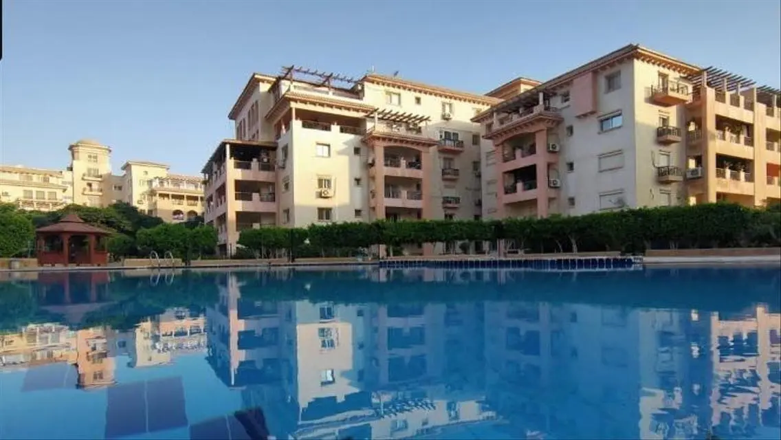 Luxury Apartment with Stunning View of Landmark