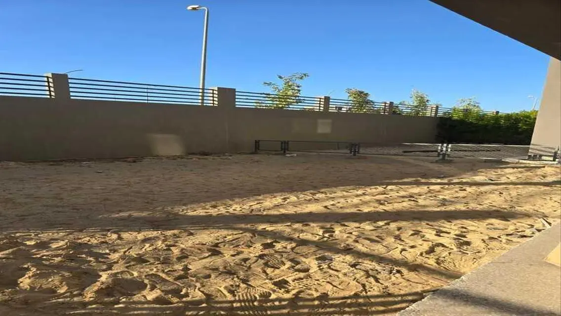 شقة فاخرة مع مسبح وحديقة خاصة في قلب المدينة