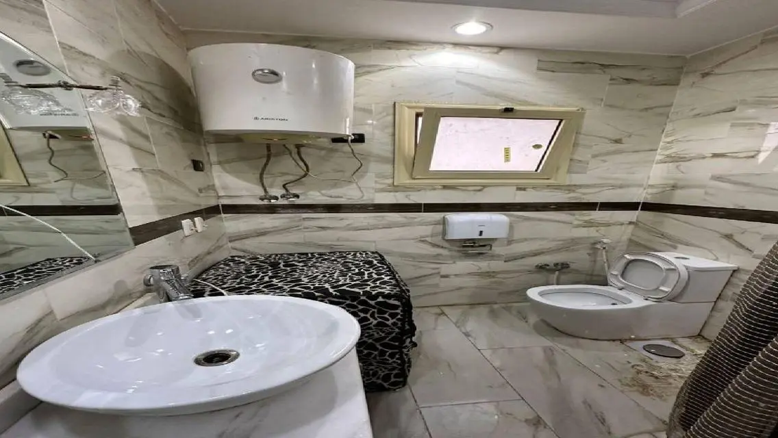 Furnished Roof for Rent in Ashrafia Compound