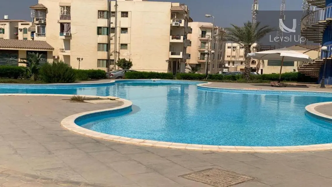 شقة رائعة بموقع متميز في AUC