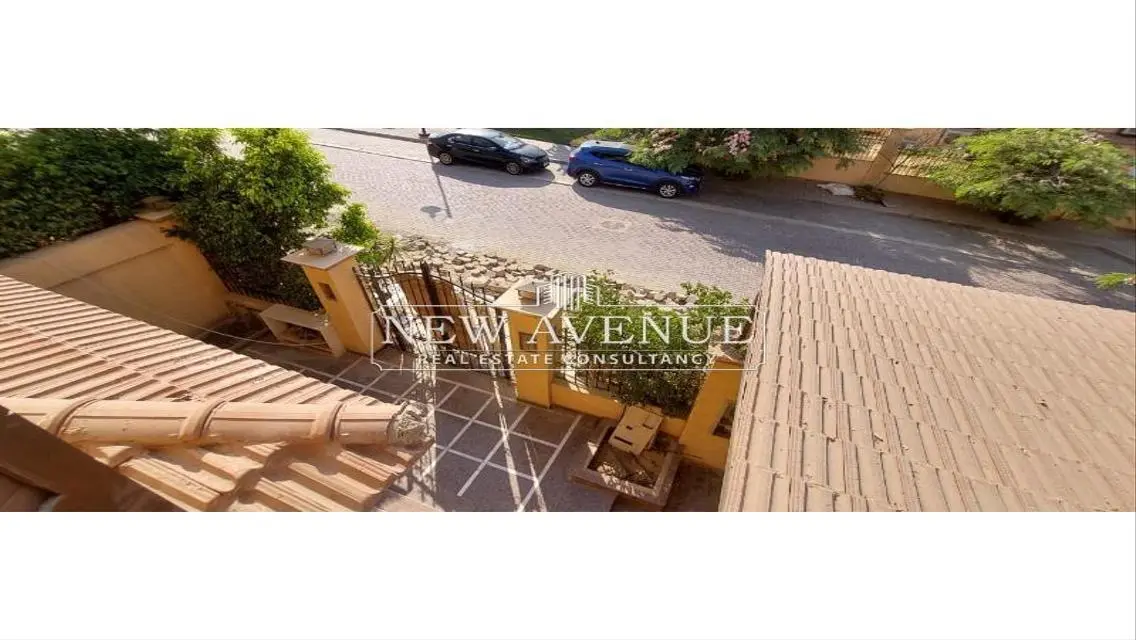 Luxury Property for Sale with Spacious Garden and Balcony