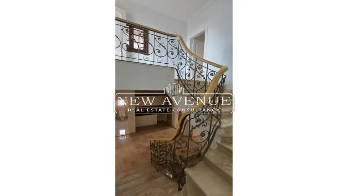 Luxury Property for Sale with Spacious Garden and Balcony