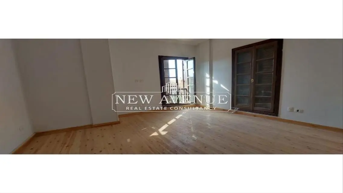 Luxury Property for Sale with Spacious Garden and Balcony