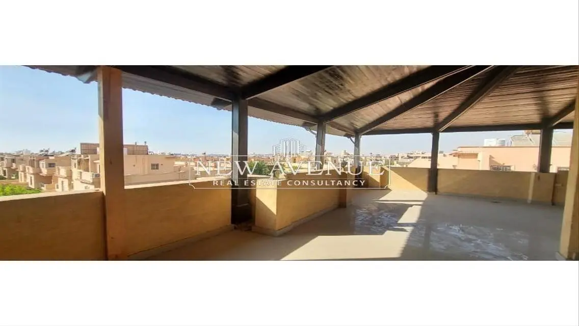 Luxury Property for Sale with Spacious Garden and Balcony
