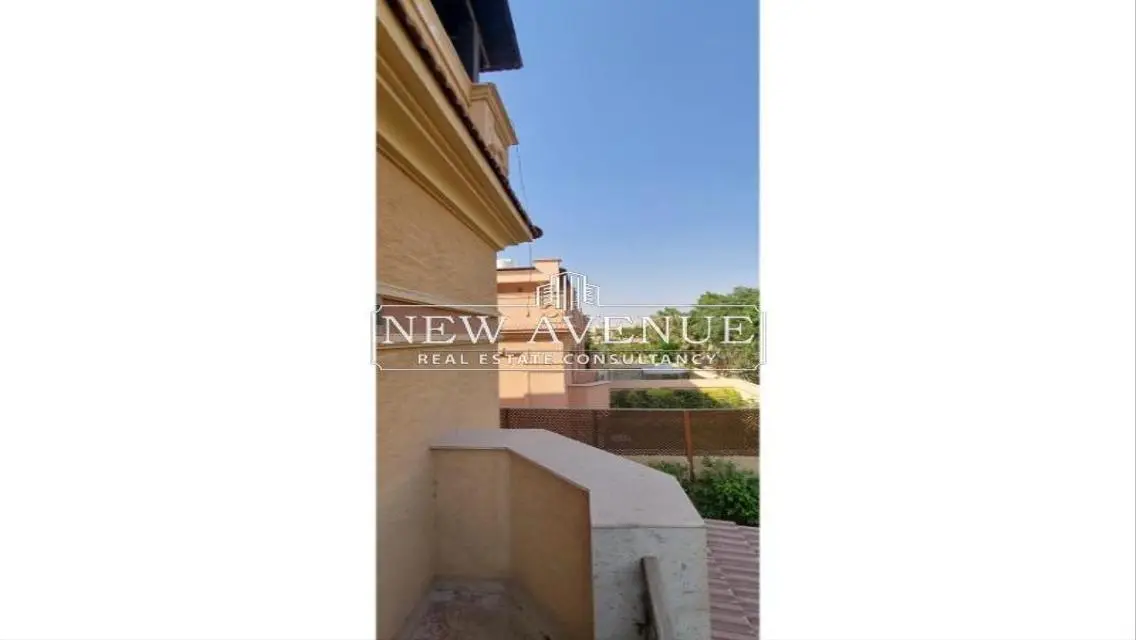Luxury Property for Sale with Spacious Garden and Balcony