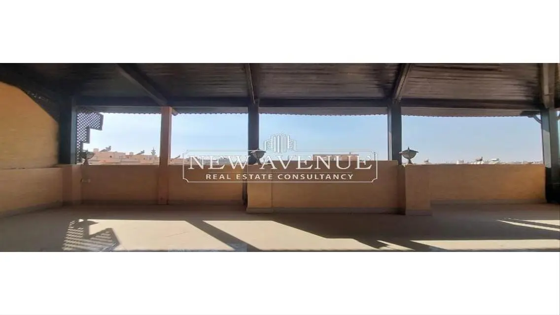 Luxury Property for Sale with Spacious Garden and Balcony