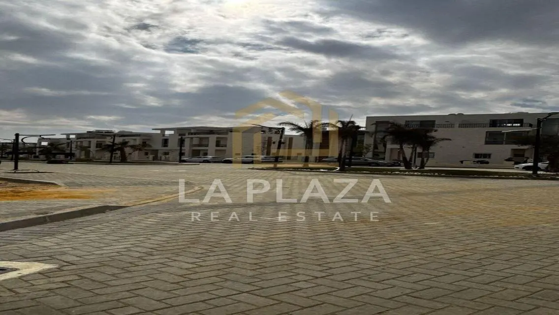 Luxury Villa with Spacious Layout and Private Garden