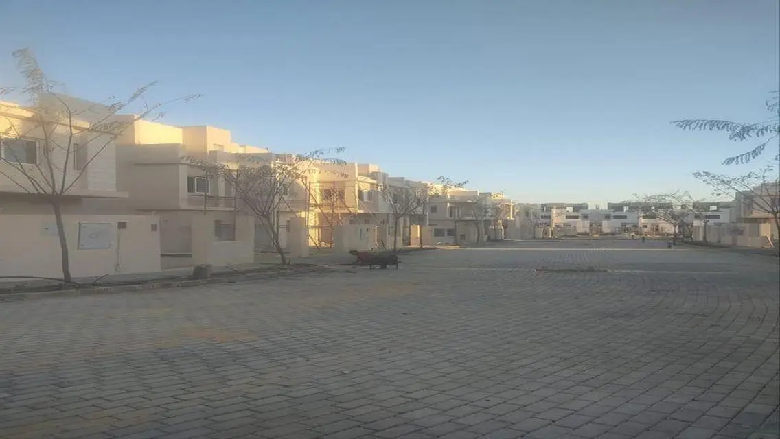 شقة فاخرة بمساحة واسعة في موقع متميز