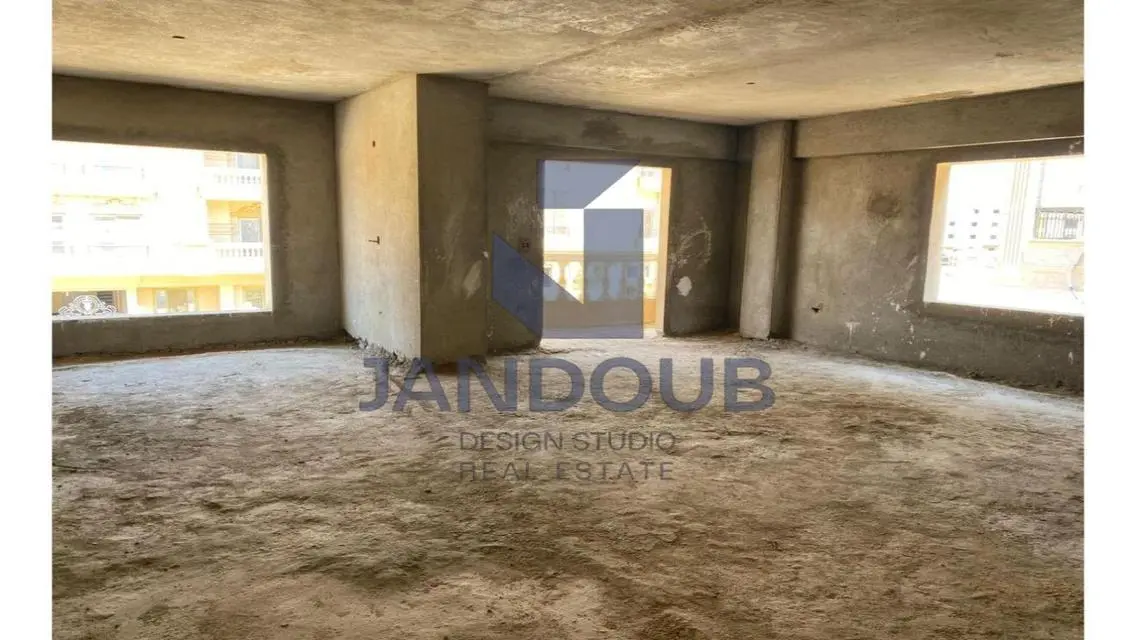Exceptional Property with Expansive Space