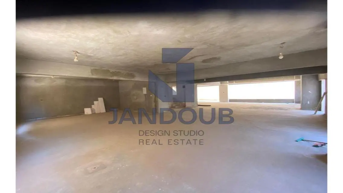 Exceptional Property with Expansive Space
