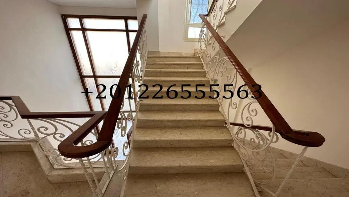 شقة رائعة مع إطلالات مميزة للبيع