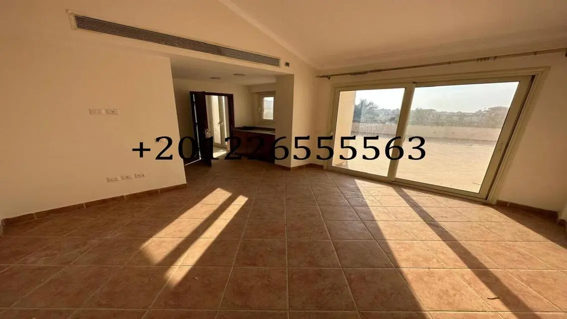 شقة رائعة مع إطلالات مميزة للبيع