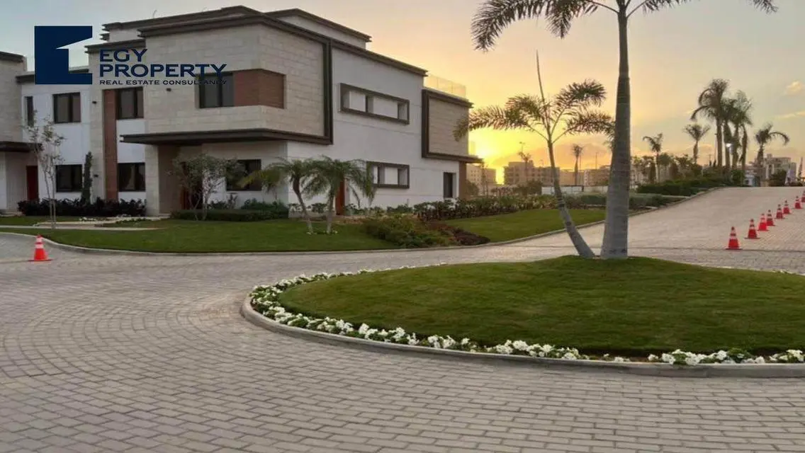 Luxury Apartment - 2027