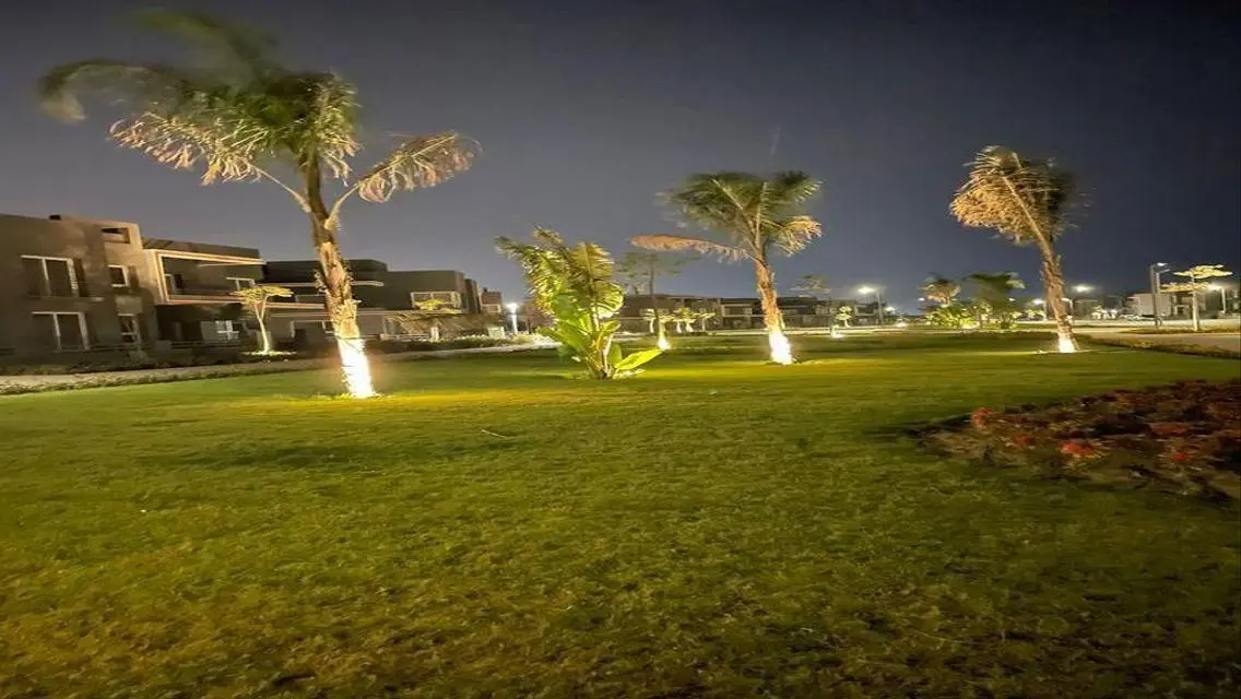 فيلا مميزة للبيع بمسبح وحديقة خاصة