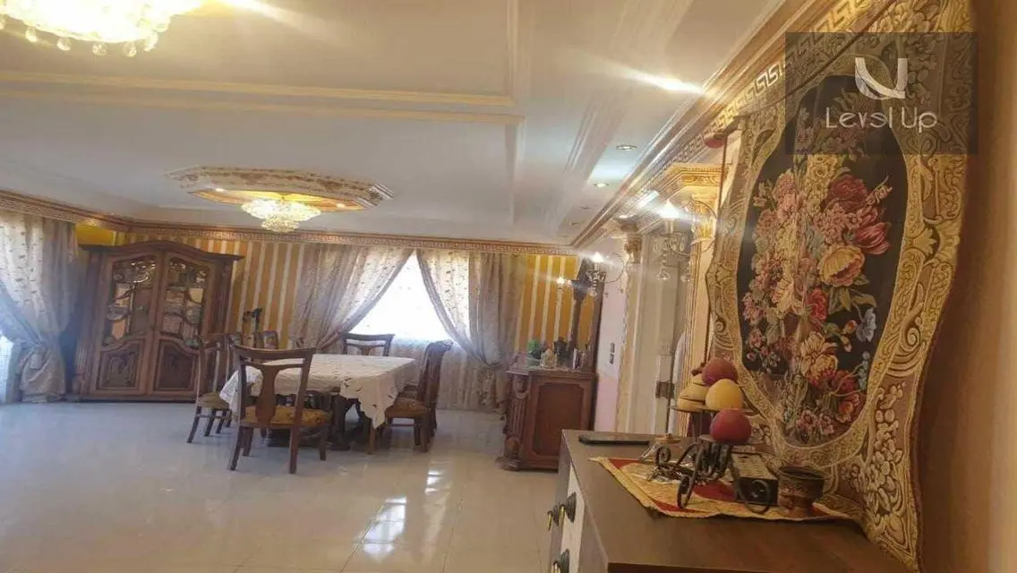 Luxury Apartment in 220 sqm Overlooking a Landmark