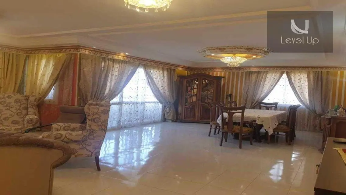 Luxury Apartment in 220 sqm Overlooking a Landmark
