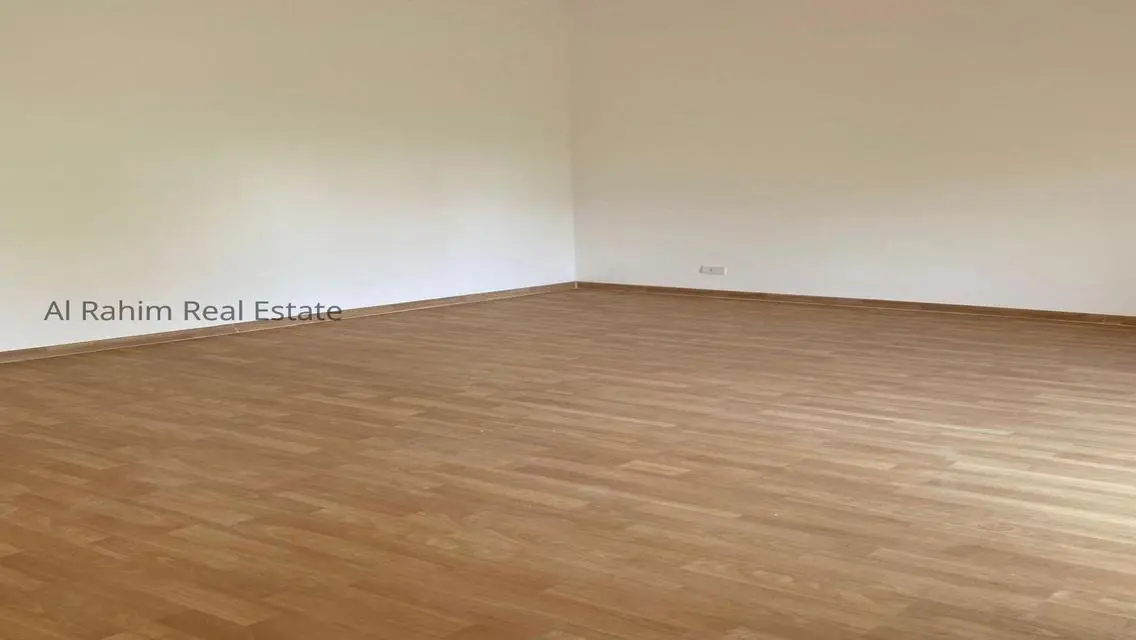 شقة مميزة بمساحة 650 متر مع حديقة خاصة