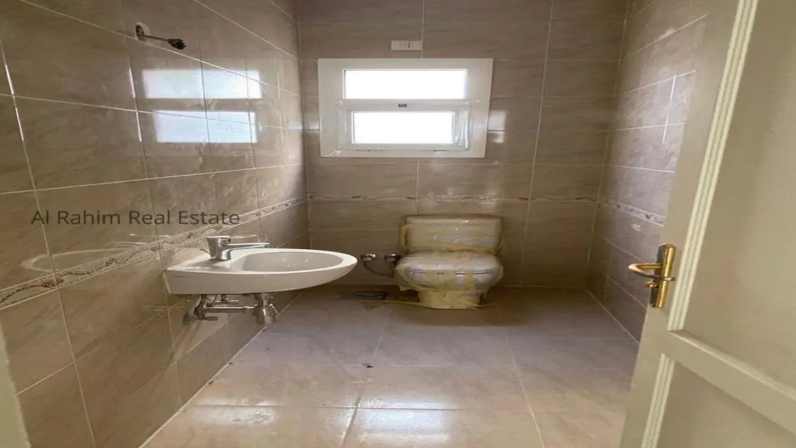 شقة مميزة بمساحة 650 متر مع حديقة خاصة