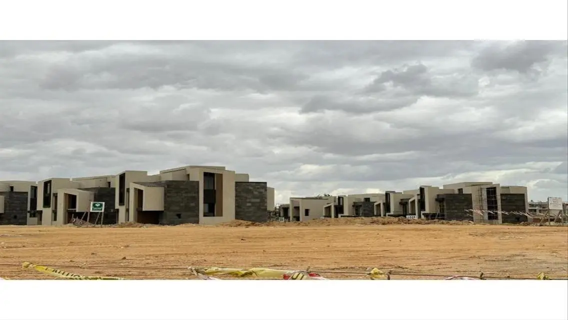 Luxurious Villa for Sale Overlooking Lakes