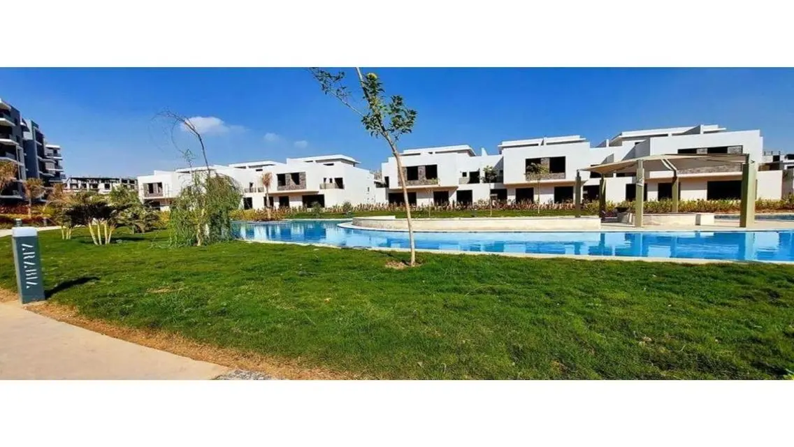 Luxury Villa in Sun Capital 6 with Private Garden and Pool