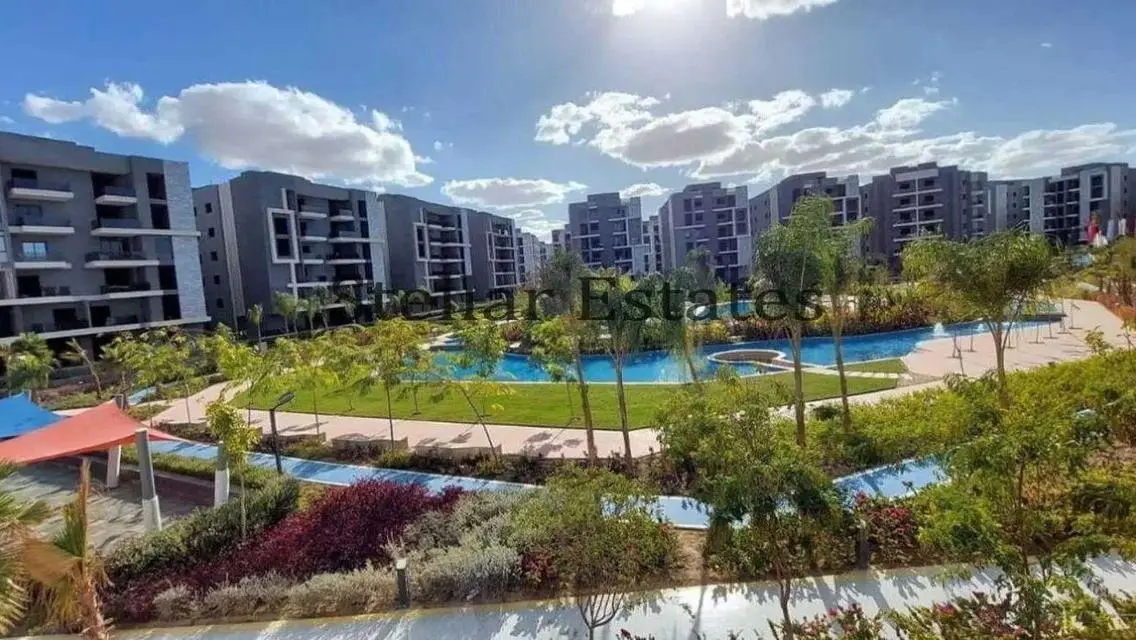 Luxury Villa in Sun Capital 6 with Private Garden and Pool