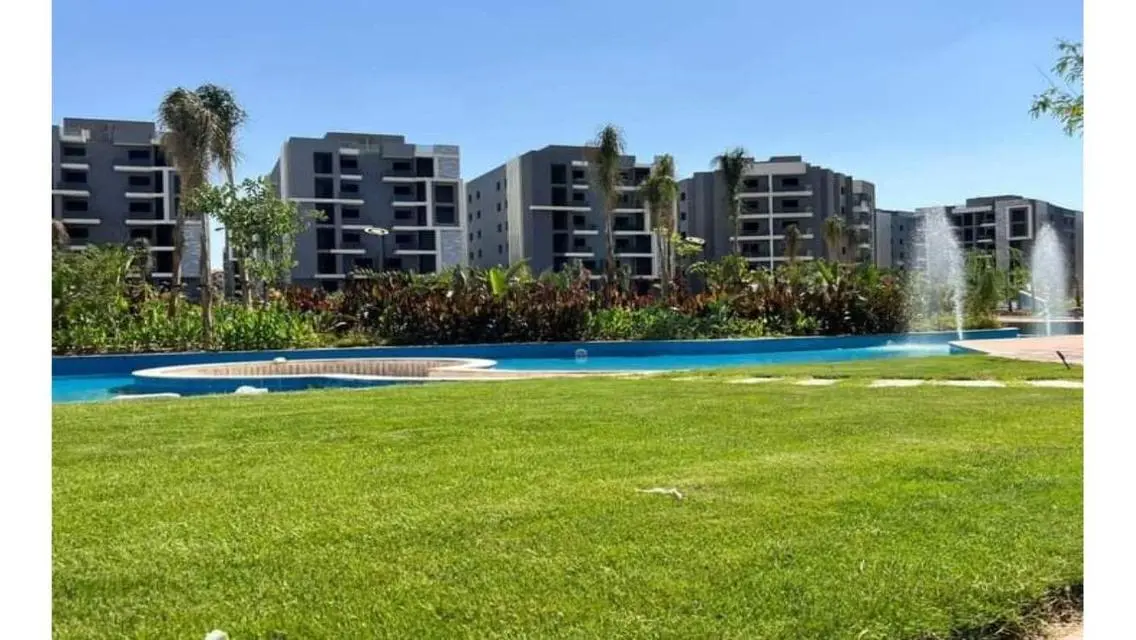 Luxury Villa in Sun Capital 6 with Private Garden and Pool
