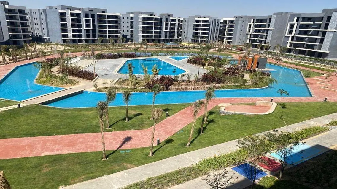 Luxury Villa in Sun Capital 6 with Private Garden and Pool