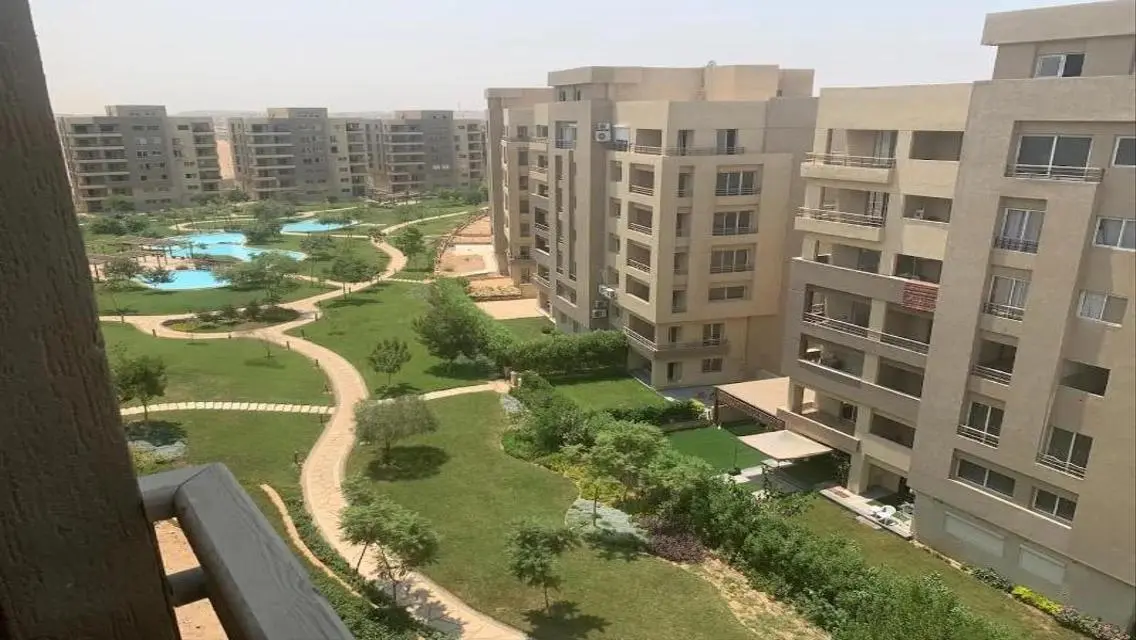 شقة فاخرة بمساحة واسعة مع إطلالة على البحيرات
