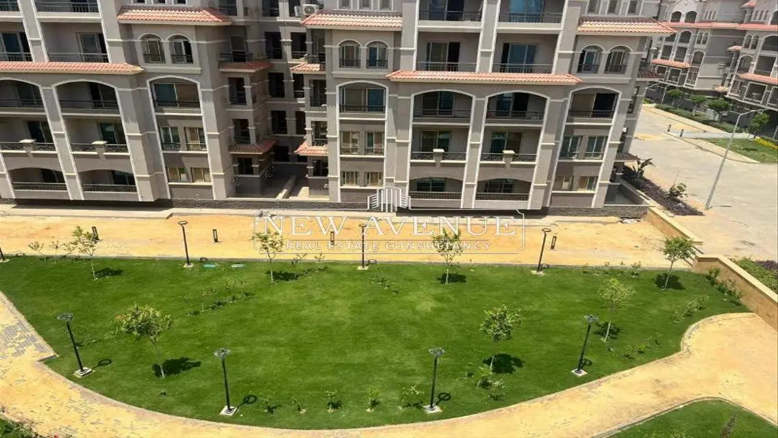 شقة فاخرة بمساحة كبيرة في قلب المدينة