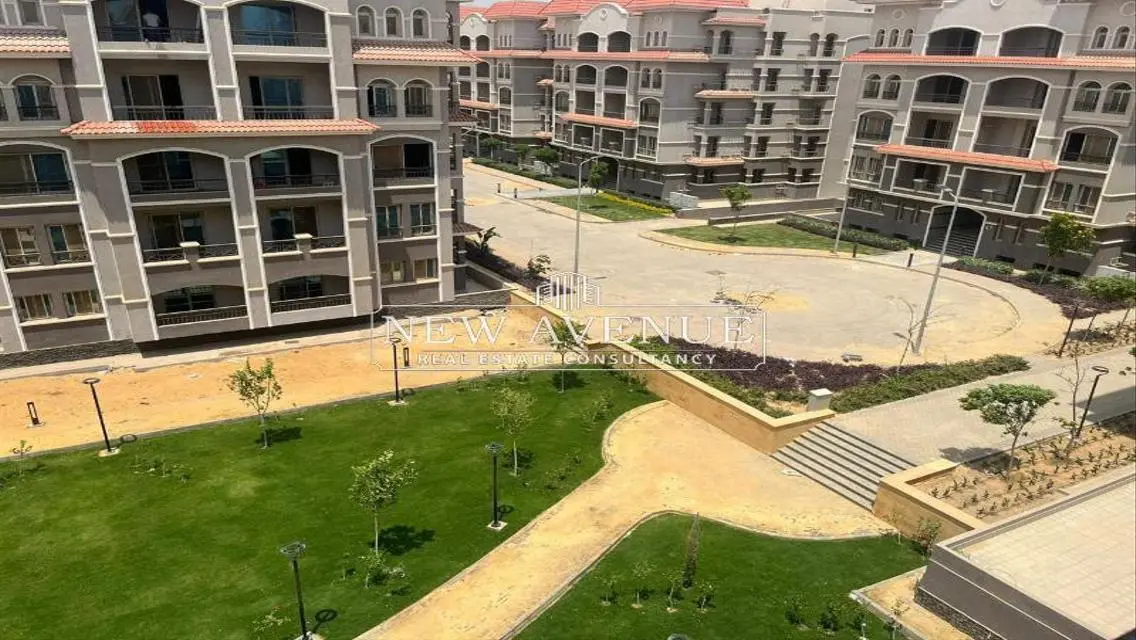 شقة فاخرة بمساحة كبيرة في قلب المدينة