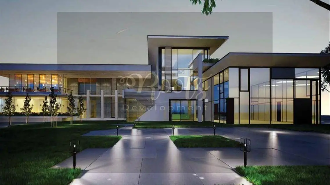 Luxury Apartment with Private Garden in Prime Location