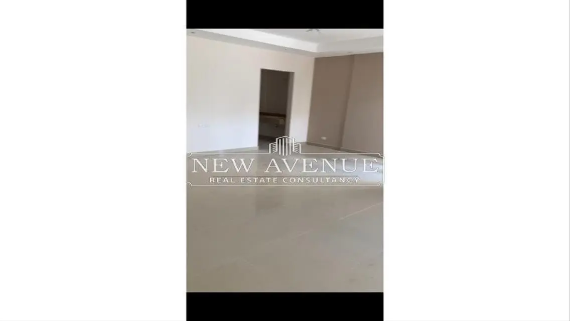 فيلا فاخرة مع حديقة خاصة وشرفة