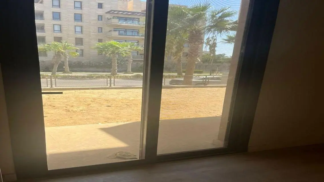 فيلا فاخرة للبيع بـ 4 غرف نوم