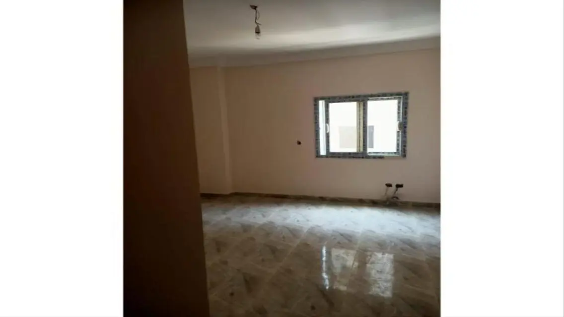 شقة حديثة للإيجار بميزات رائعة