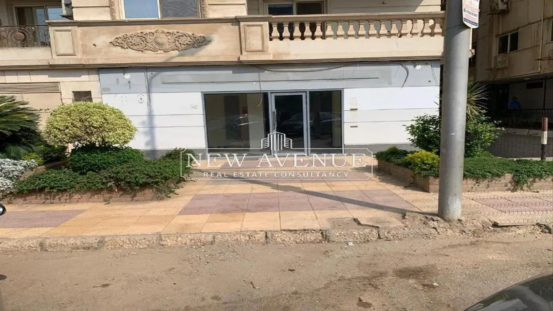 عقار مميز بمساحة شاسعة بسعر مغري