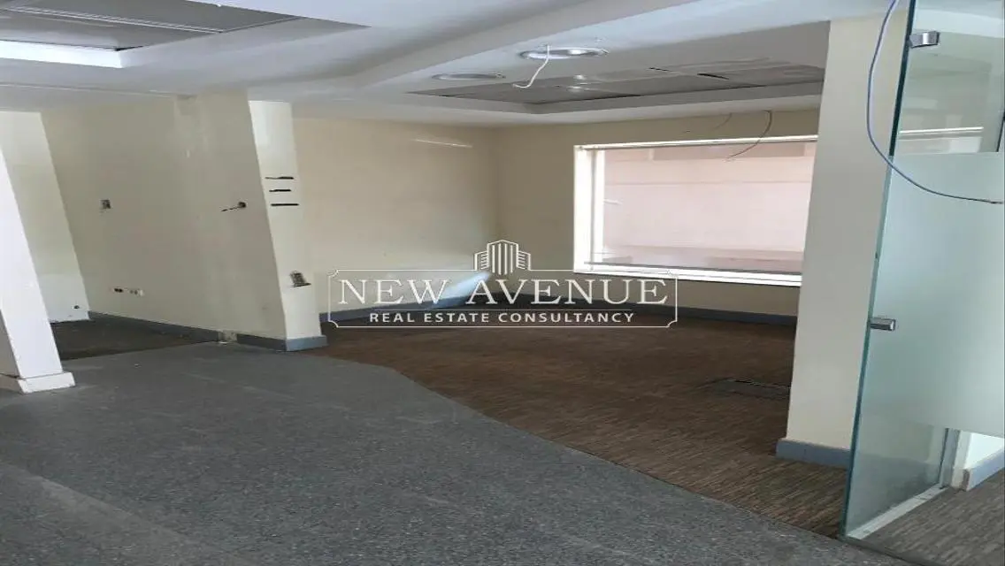 عقار مميز بمساحة شاسعة بسعر مغري